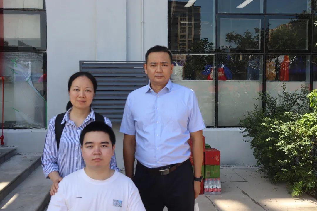 陈钰聚焦科技前沿，探索未来无限可能