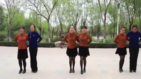 春英最新广场舞水兵舞，舞动时代的魅力风采